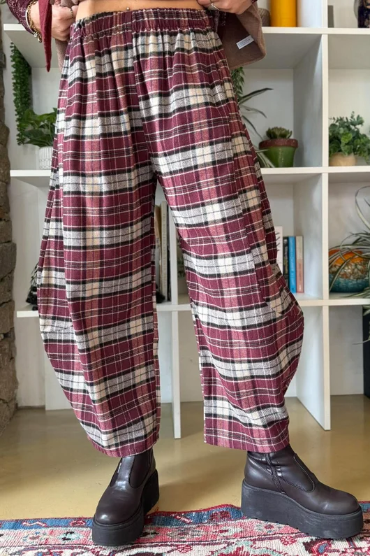 Patrick Plaid Brushed Cotton 7/8 Barrel Pant Burgundy
